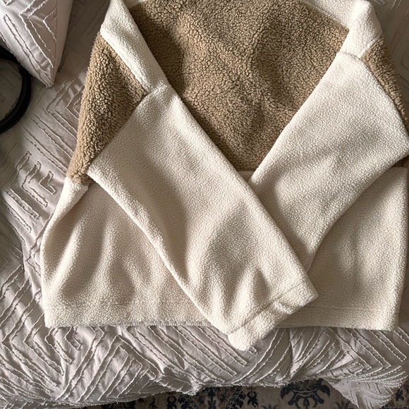 Columbia Cream and Tan Utility Jacket - Picture 2 of 3